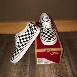 Balck and white checkered vans